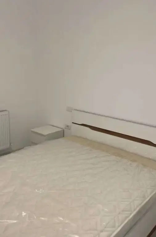 Ap. 2 cam. dec. de inchiriat Et. 4/8 Bloc Nou Kristal Metalurgiei