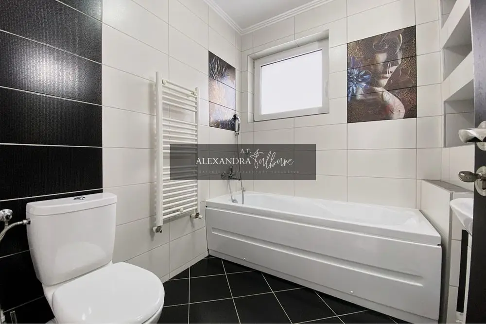 Apartament 3 camere, 2 balcoane, etaj intermediar, parcare.