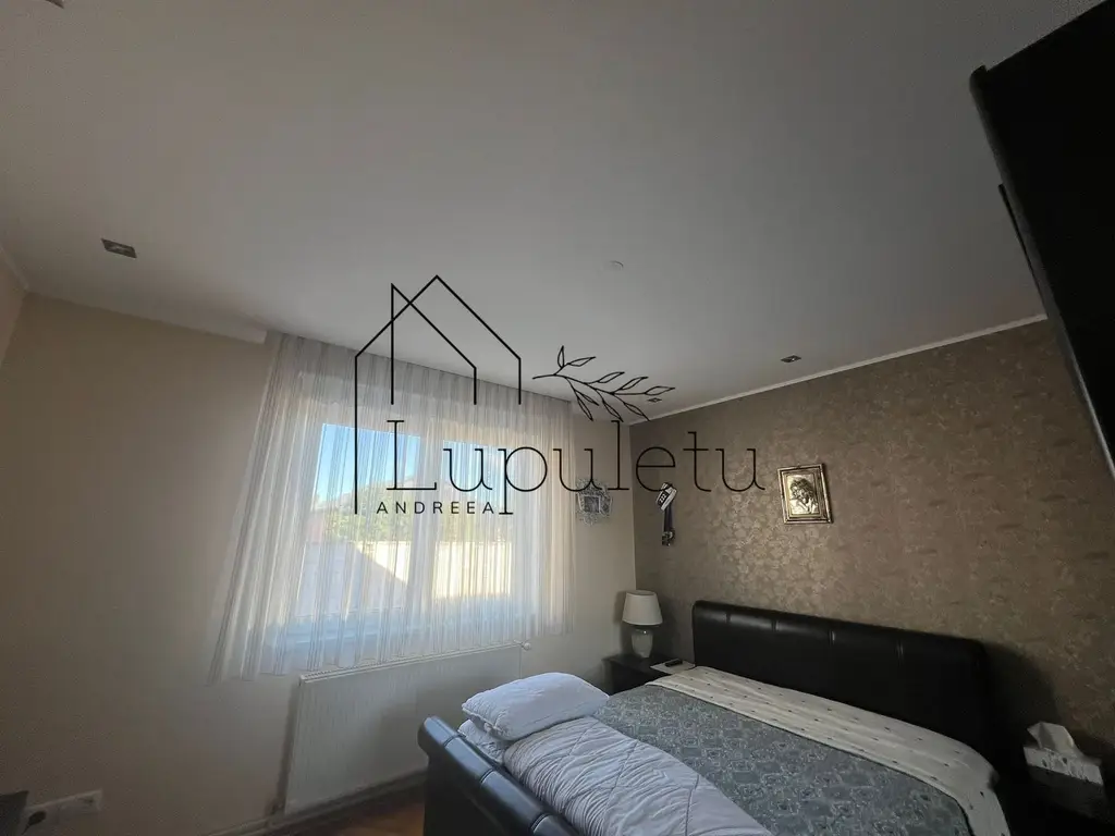Casa de Vanzare Rasinari | 6 Camere | 200 MPU | Teren 979 MP |