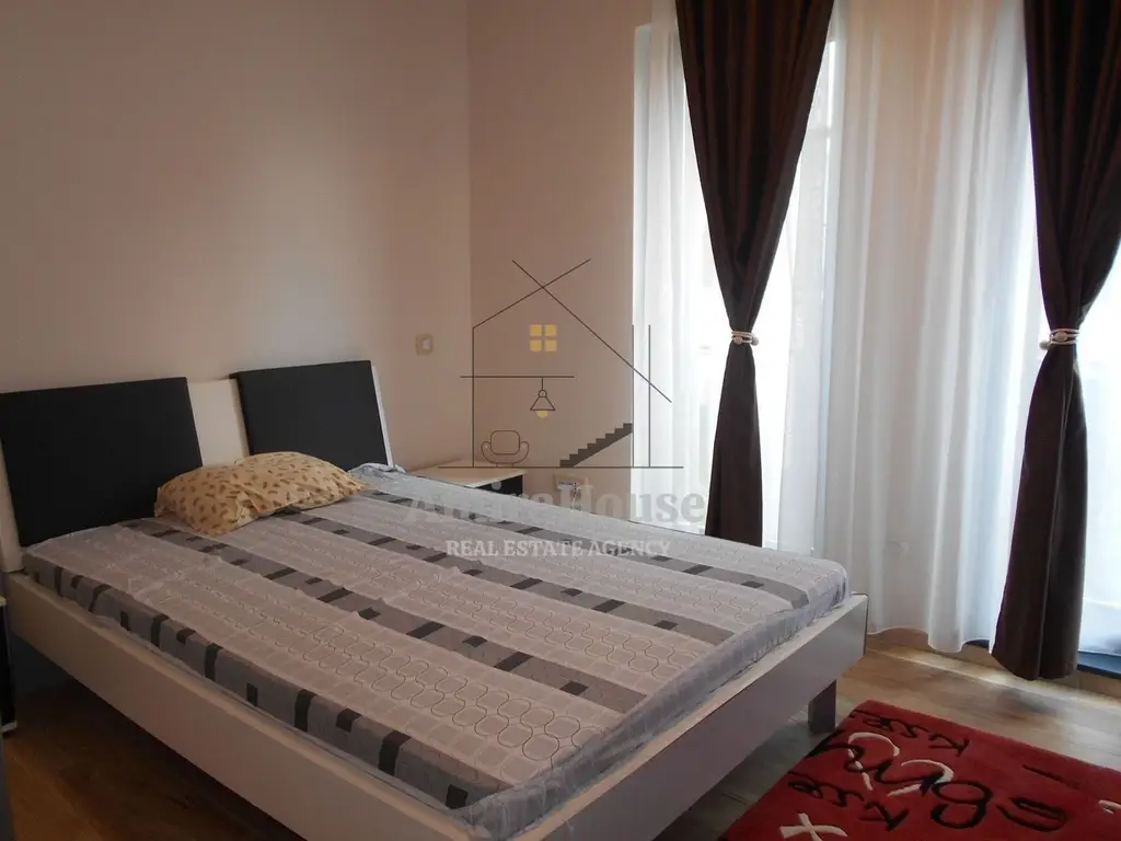 Casa tip duplex, 170 mp utili, 250 mp teren, finisata, mobilata, zona E.Ionesco