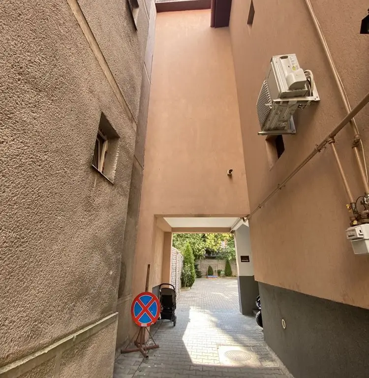 BRASADAS vinde casa pt locuit / afaceri zona ULTRACENTRALA.
