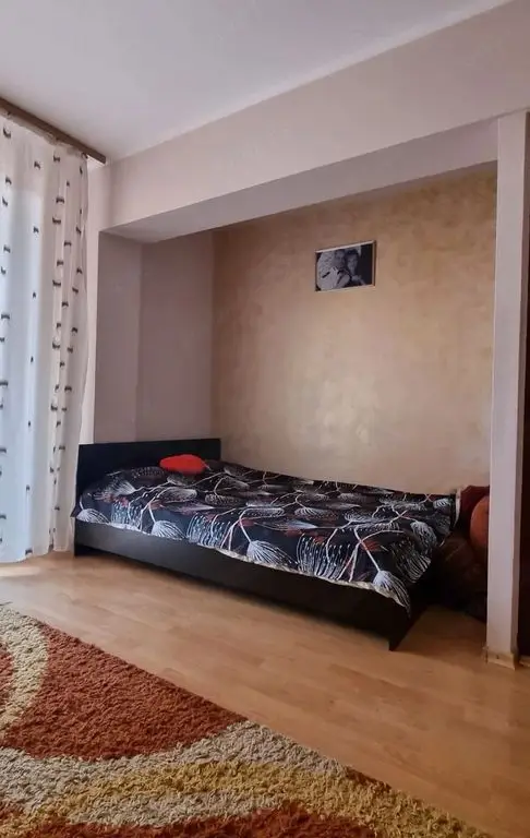 De inchiriat apartament 2 camere, Micro 20, zona 2 Cocosi, et. 6, 1900 lei