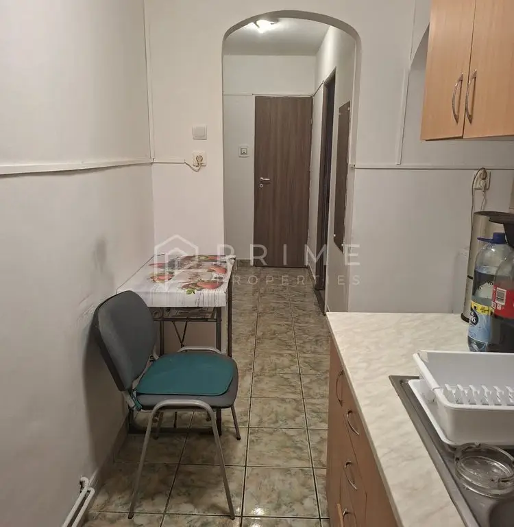 Apartament cu 3 camere | parter | zona Dambu Pietros