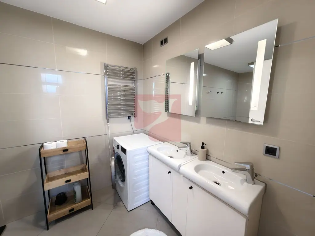 2 apartamente intr-unul singur!