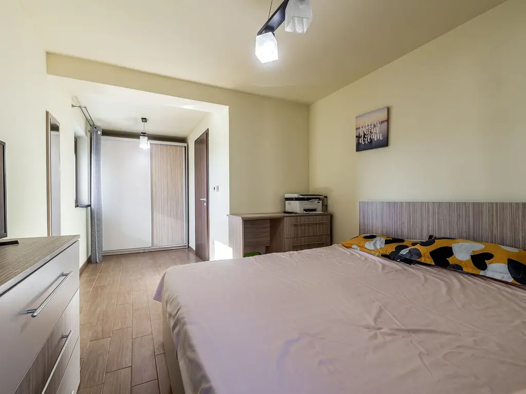 Casă cu5 camere, teren 720 mp, fotovoltaice 13 kW, Aradul Nou