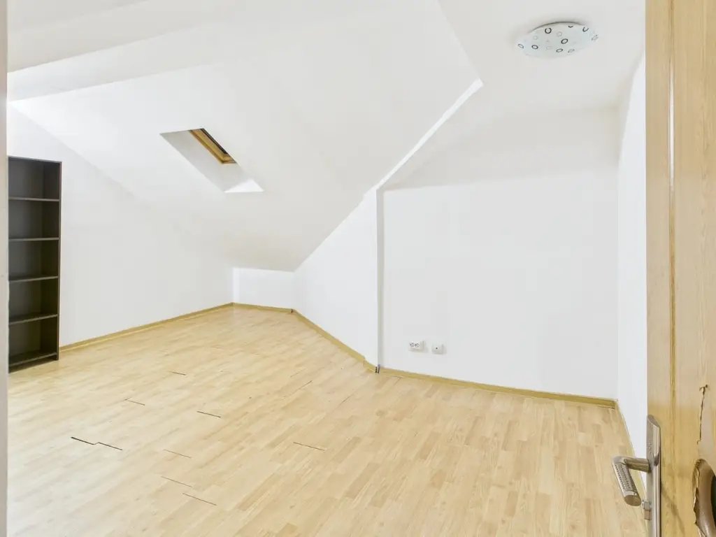 Apartament 1 cameră cu balcon și pod compartimentat | Dâmbovița, Timiș