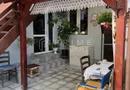 Casa cu front stradal, 7 Noiembrie, ideala clinica/cabinet/locuinta