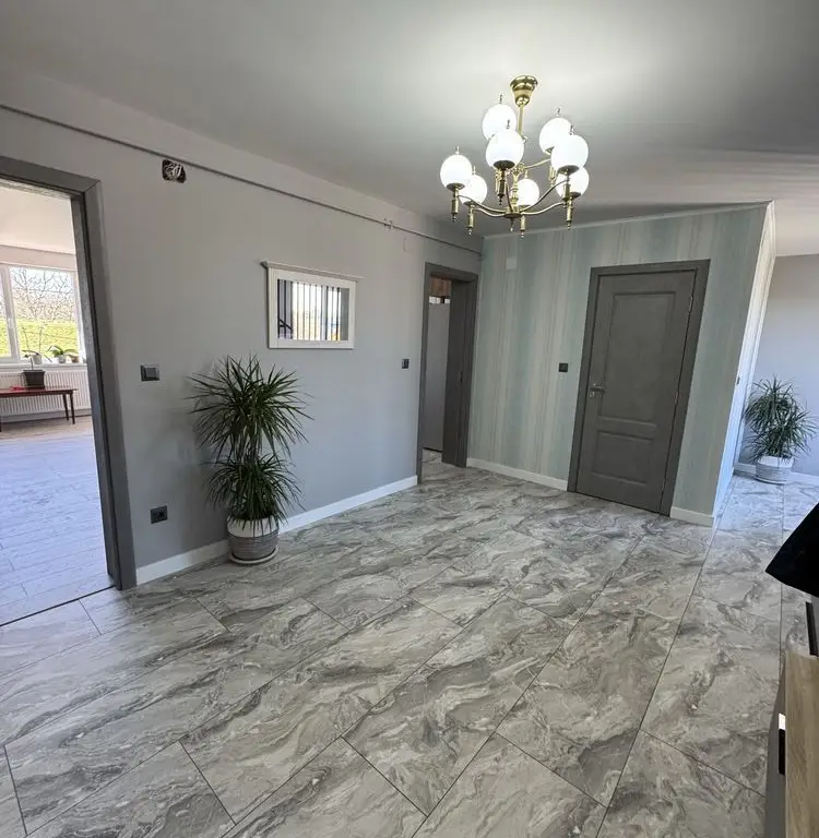 BRASADAS vinde casa noua la cheie in zona Titulescu.