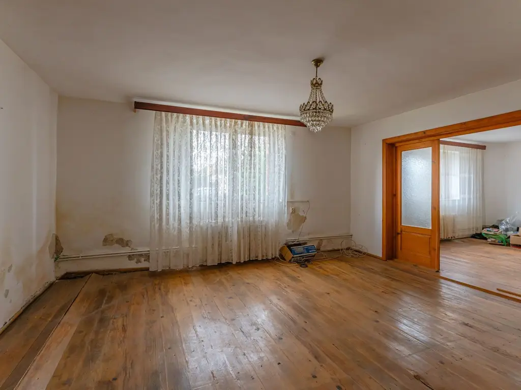 Casă individuală de renovare în Bod, Brașov