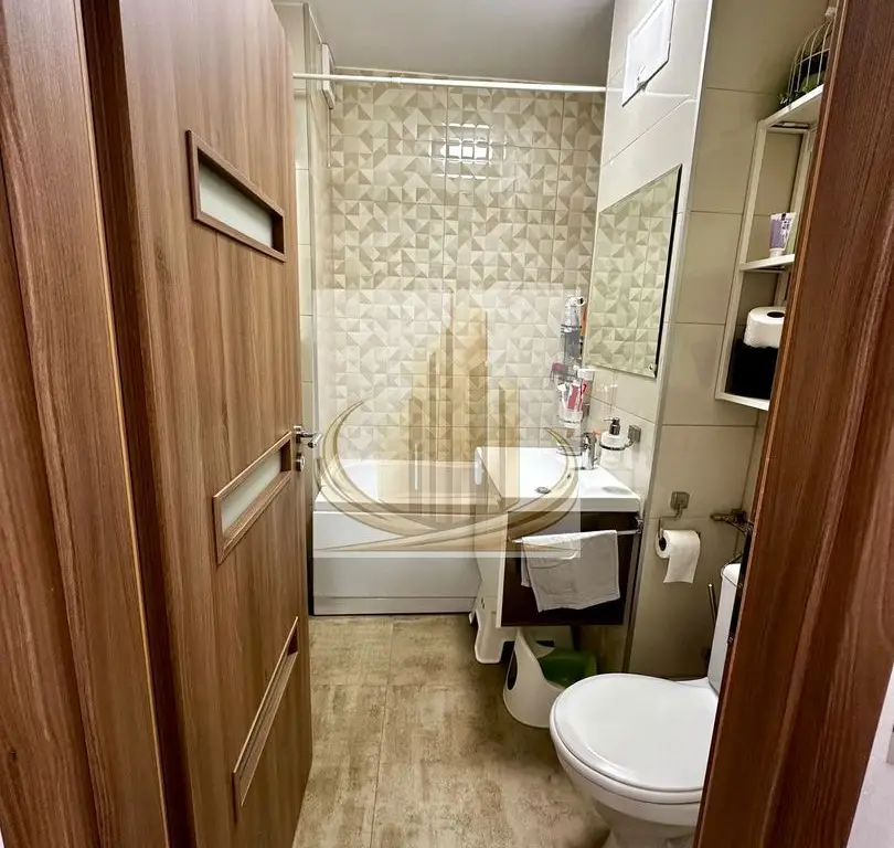 Apartament cu 4 camere si 2 bai | 84 mp | decomandat | zonă centrală