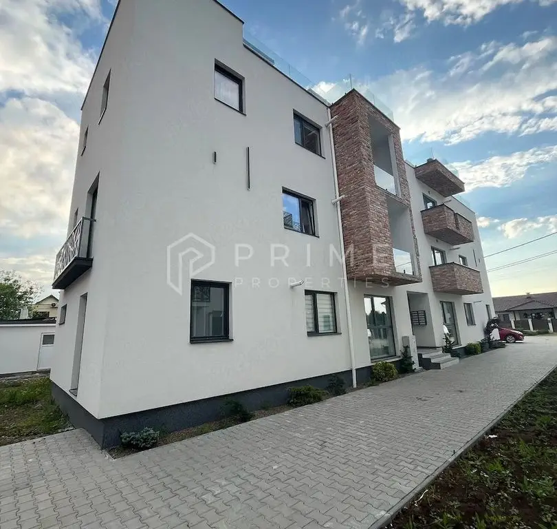 Apartament modern cu 2 camere, decomandat – Bloc Nou, Parcare & 2 Boxe