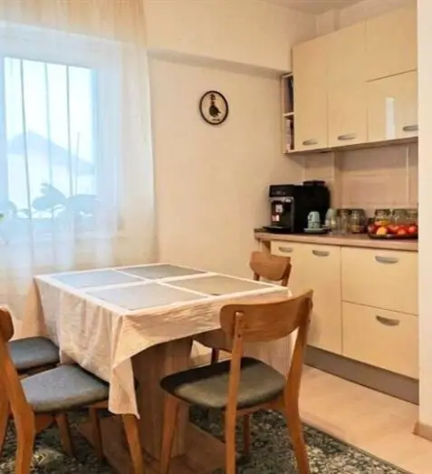 Apartament 3 camere spațios Băneasa aproape de Parcul Herăstrău