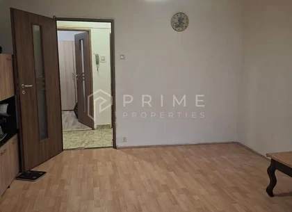 Apartament cu 3 camere | parter | zona Dambu Pietros