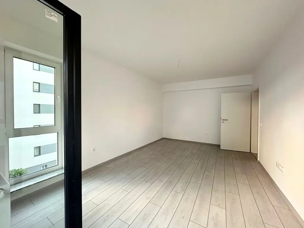 VÂNZARE APARTAMENT 2,5 CAMERE  NOU NELOCUIT