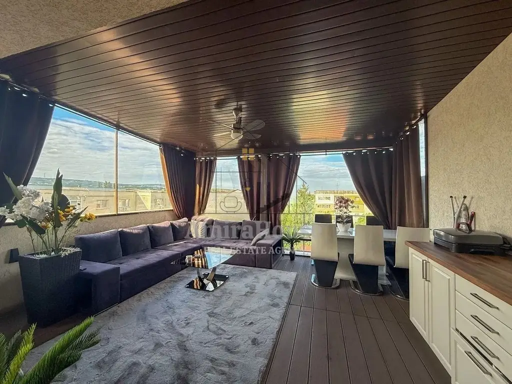 Apartament 3 camere tip Penthouse, 80 mp, 30 mp terasa, boxa, 2 parcari, Marasti