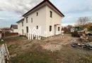 Casă Tip Duplex | 4 Camere | 2 Balcoane | Terasă | Șura Mică