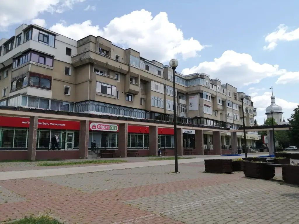 Spațiu comercial ultracentral, 200 mp singurul vad 100% pietonal Roman