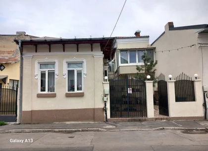 BRASADAS vinde casa curte comuna 3 cam 77mp HALA TRAIAN