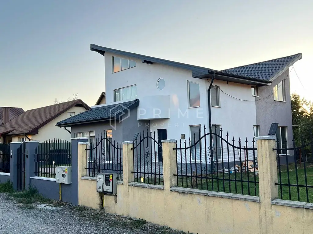 DE VÂNZARE: Casă Modernă „La Cheie” (175 mp) | 7 Noiembrie