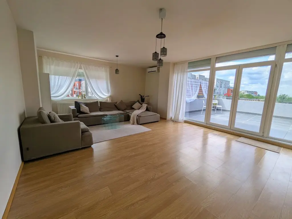 Penthouse, 100 mp utili, 50 mp terase