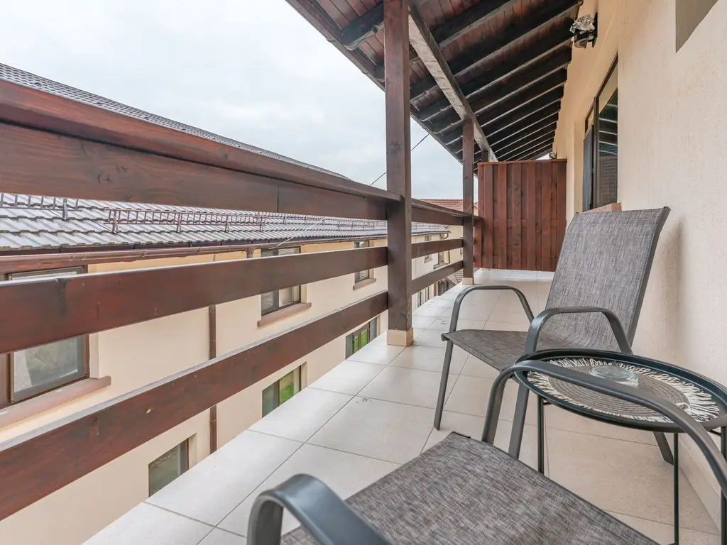 Pensiune Râșnov, 13 camere plus locuință proprietar, zonă Cetate
