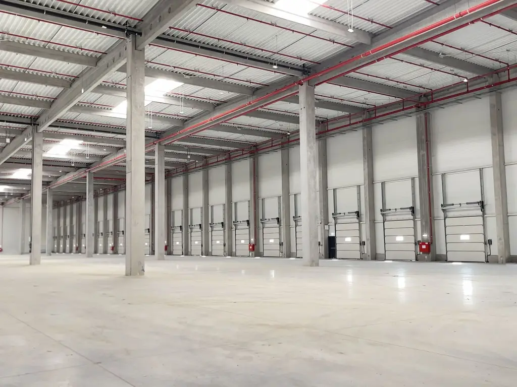 Hala industriala depozitare si productie la 2710 mp