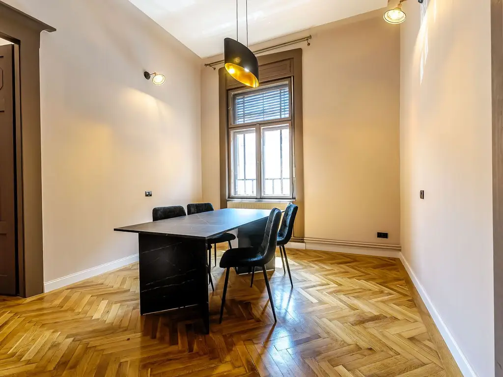 Apartament ULTRACENTRAL cu 3 camere, la cheie, renovat recent