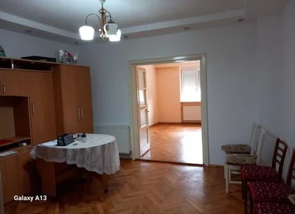 BRASADAS vinde casa 2 cam cu etaj 6 ari zona Bercu Rosu.