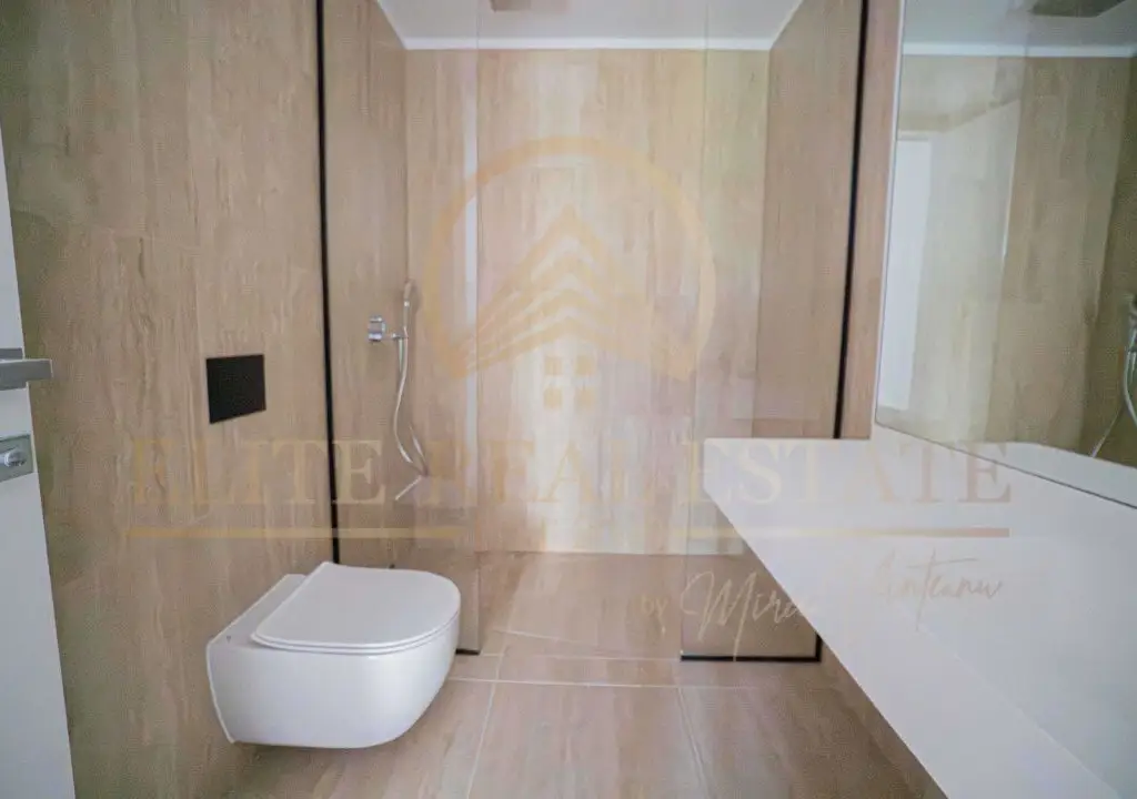 Stațiunea Mamaia - Vânzare apartament cu 2 camere, 2 bai, la 2 pasi de mare.