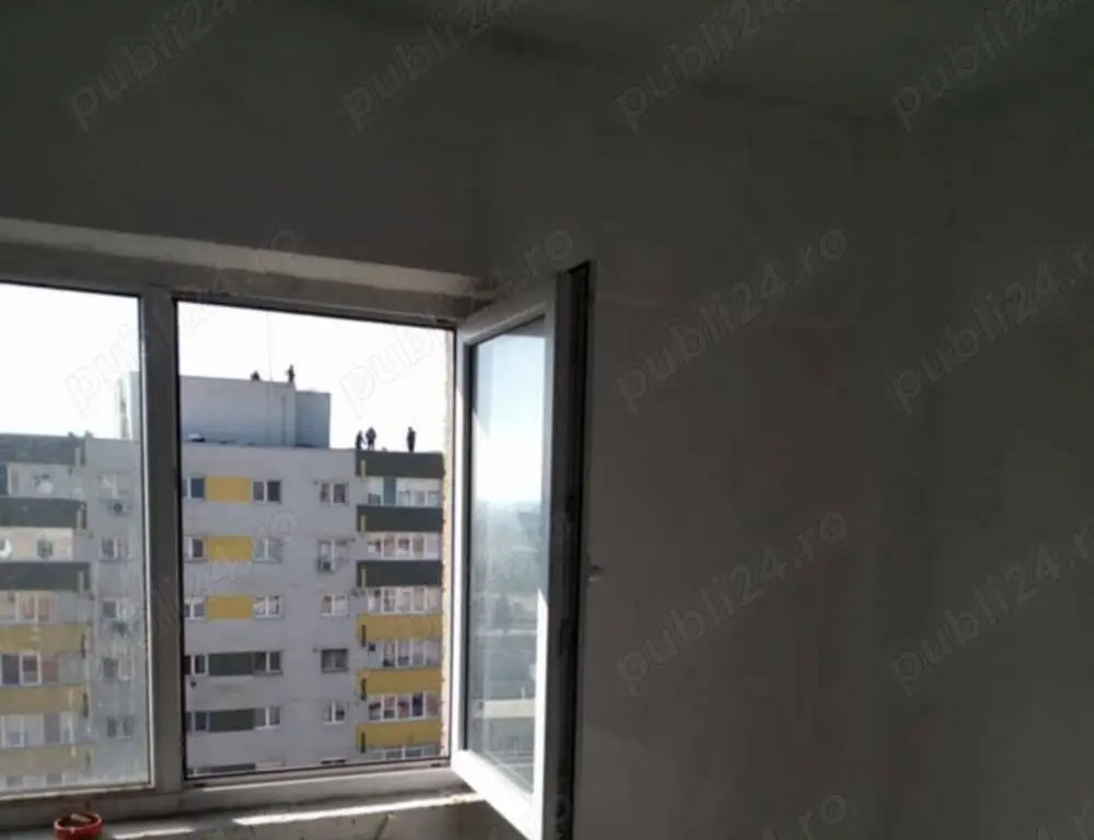 BRASADAS vinde ap 4 cam în Micro 16 la etajul 10/10.