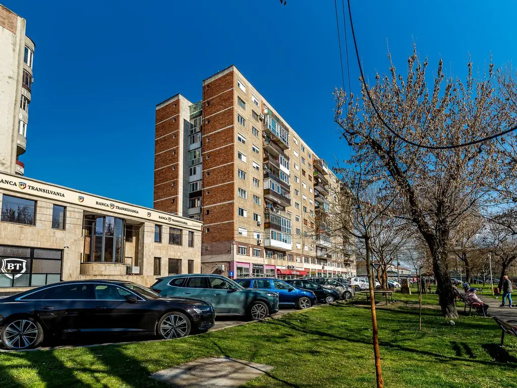 Apartament cu 3 camere în Podgoria Arad, vedere frumoasă, 2 balcoane