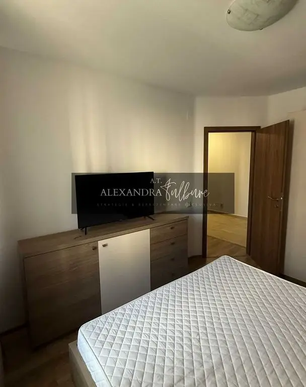 Apartament 2 camere, etaj intermediar, balcon, parcare, Terra