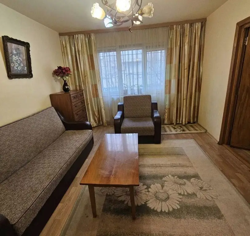 Apartament de vanzare-Casa de Cultura