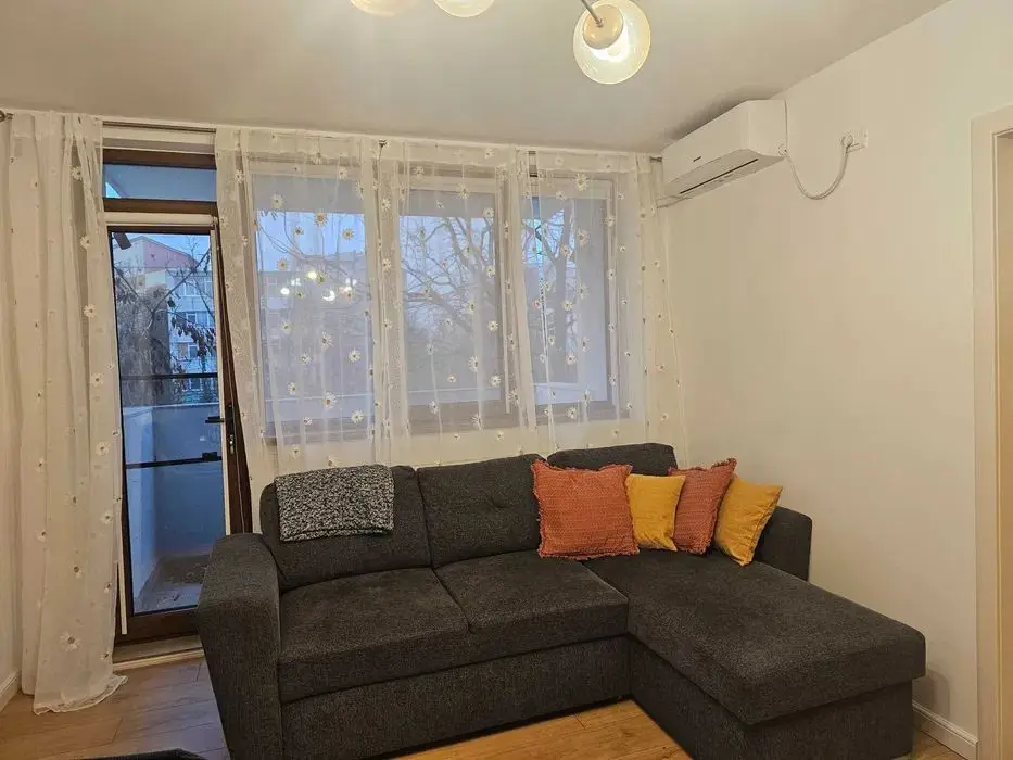 Vanzare - apartament 3 camere mobilat, etaj 2, Tiglina 1, 85.000 euro