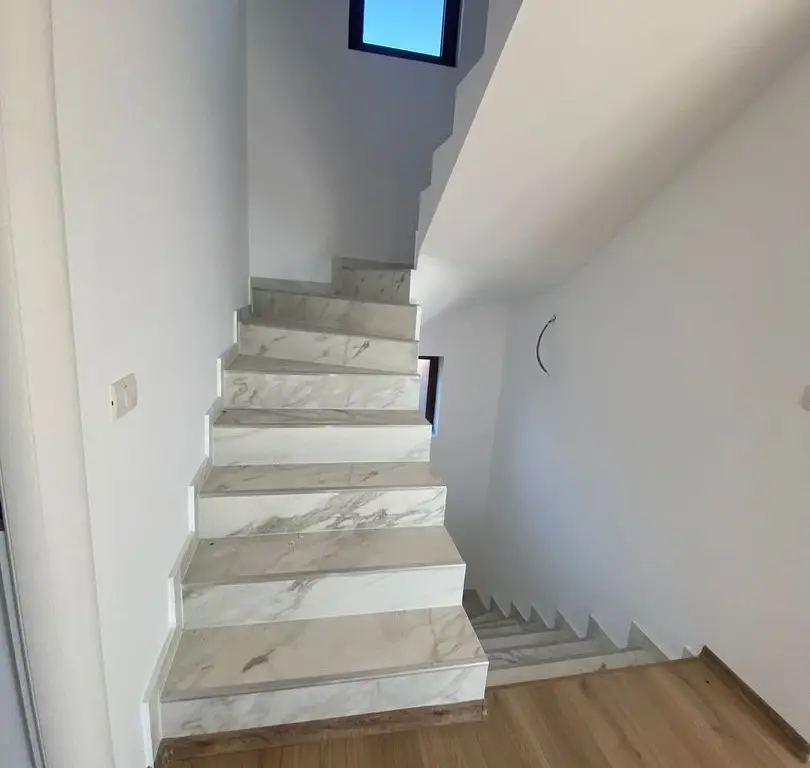 Casa P+1 de vanzare 160 MP An 2023 Predare la cheie Constanta Lumina