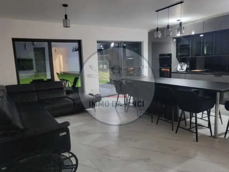 Casa cu PISCINA 248 mp utili + 580 mp teren si 2 garaje - Cart. Iris