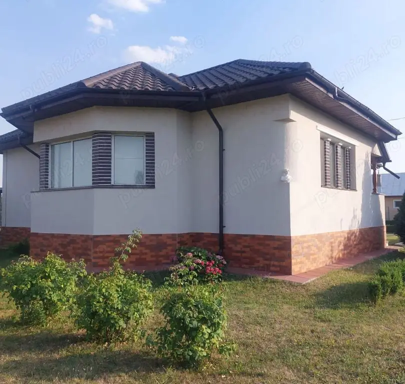 Casa la 40 km de București și la 15km de Ploiesti