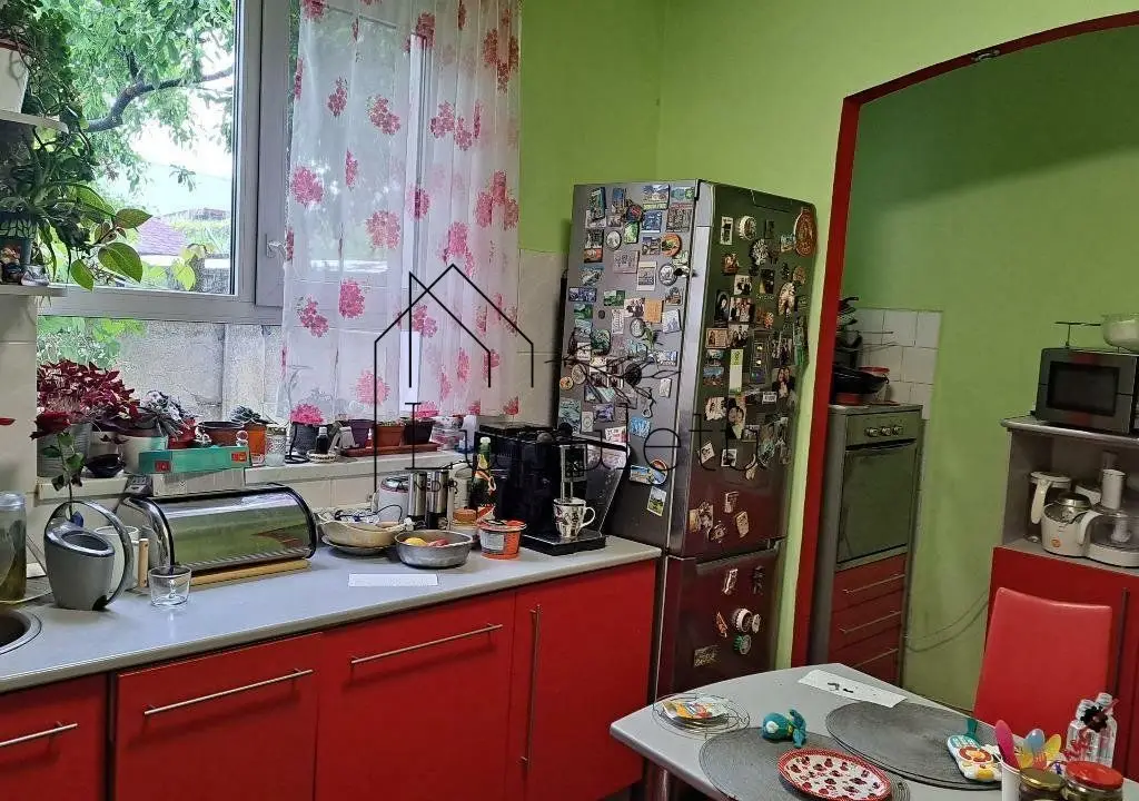 Casă de Vanzare | 200 MPU | Teren 305 MPU | Ultracentral