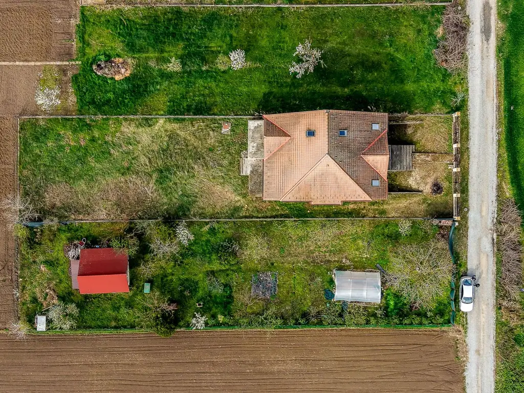 PRET NOU! Casă 6 camere - la roșu - Zimandcuz, Arad – COMISION 0