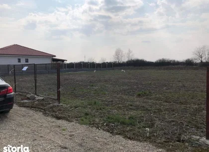 Ag EUROPA vinde 700 mp. teren in Odoreu cu toate utilitatile.