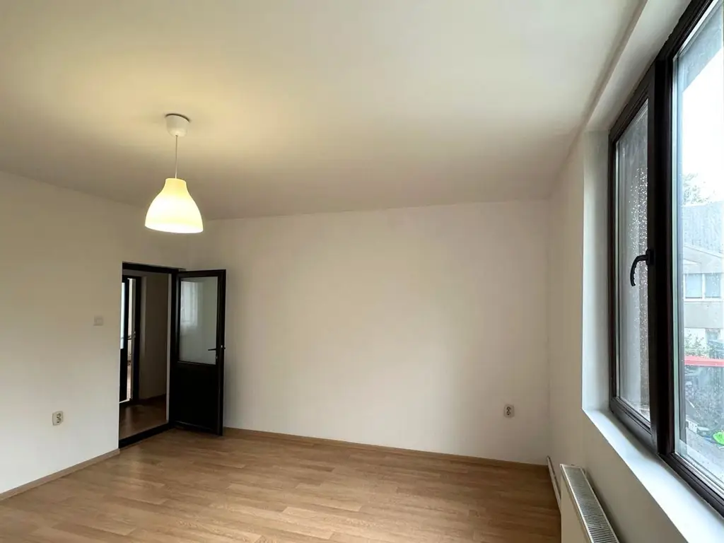 Casă complet renovată cu 4 camere și garaj generos Băneasa, Sector 1