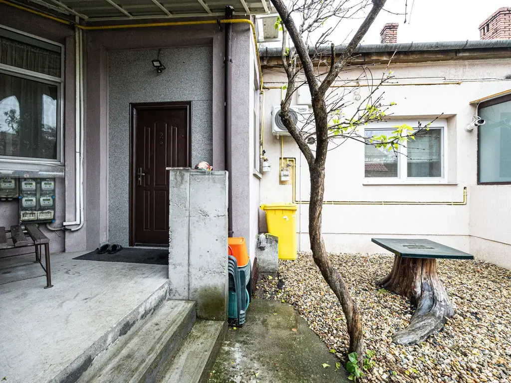 Apartament cu 2 camere la curte comună, pe str. Barabas Bela