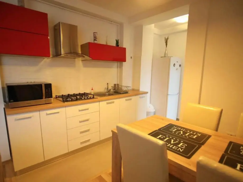 Apartament 2 cam. 45 mp utili et. 4/5 An 2017 Mamaia nord aproape de plaja