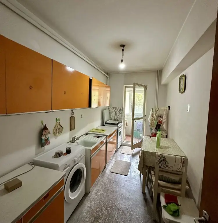 PROPRIETAR VÂND Apartament Zona Mega  Mall