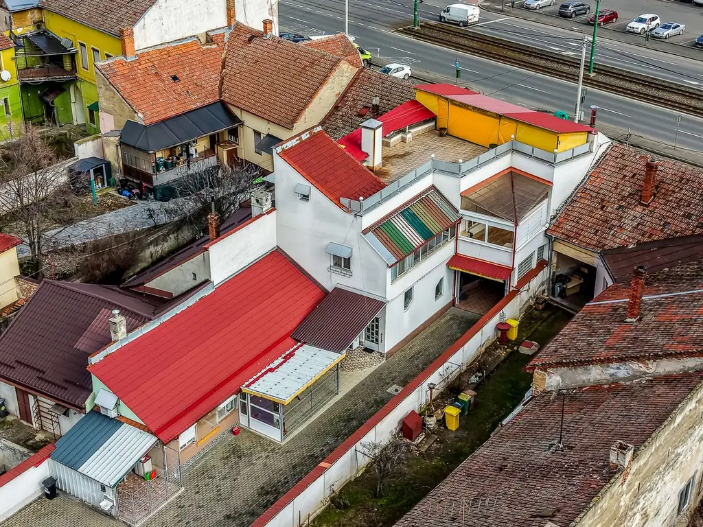 Spațiu comercial, hala, si un penthouse în centrul Aradului Nou