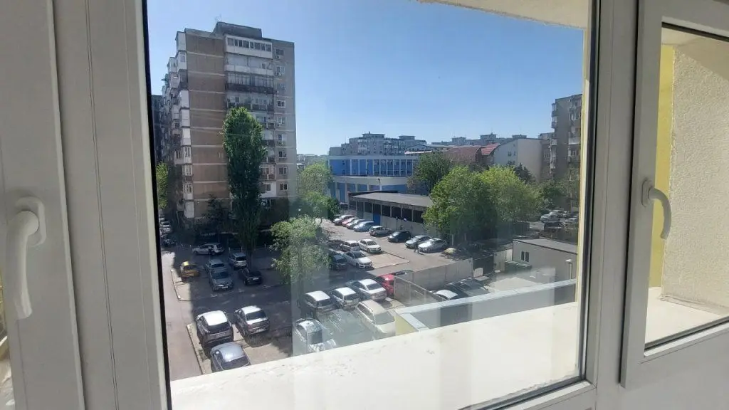 Vand apartament 4 camere situat la 10 min de Piata Unirii