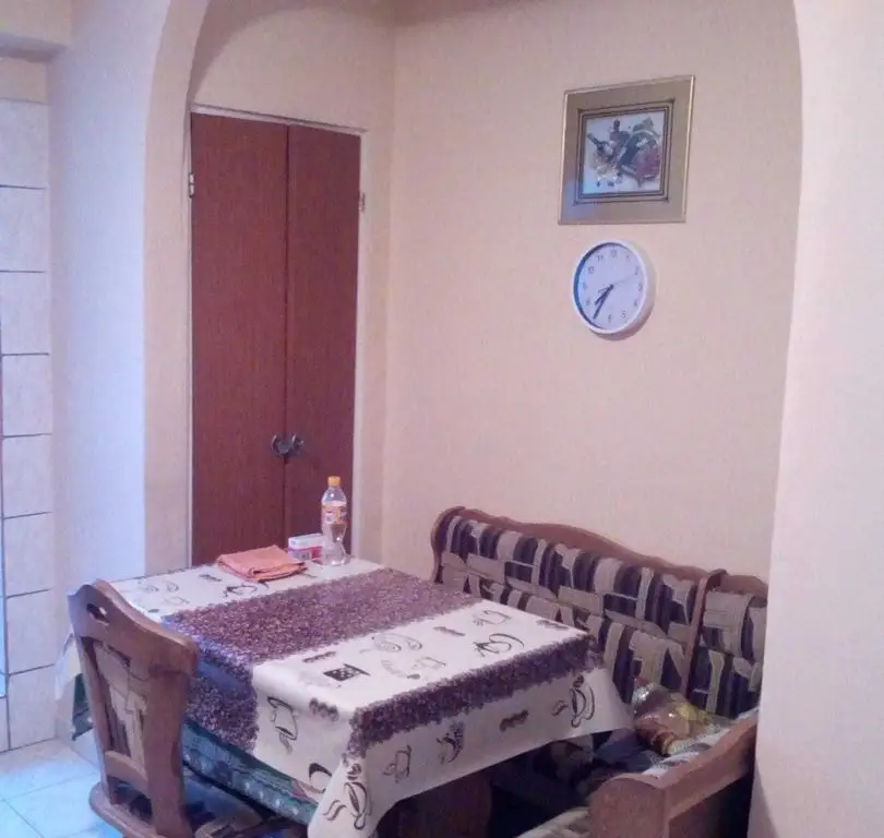 BRASADAS închiriază ap 2 cam Et 6/8 zona Unirii