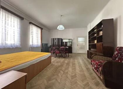 Apartament in casa spațios la doar 5-7 minute de Centrul Istoric