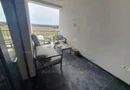 Etaj 1. Balcon mare. Bucatarie cu posibilitate de inchidere.