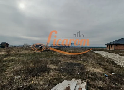 Teren intravilan in suprafata de 644 mp in Sanpetru pret 37000 euro